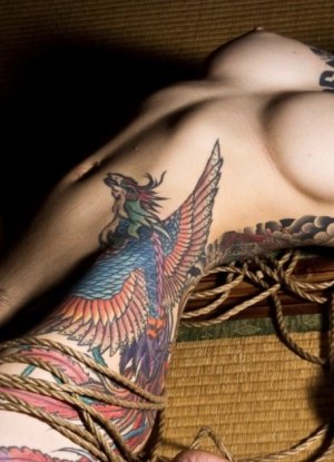 Привлекательные татуированные киски и пизды картинка 5