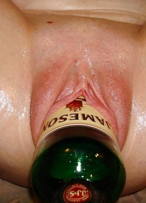 Бабы с бутылкой в пизде, подборка №27